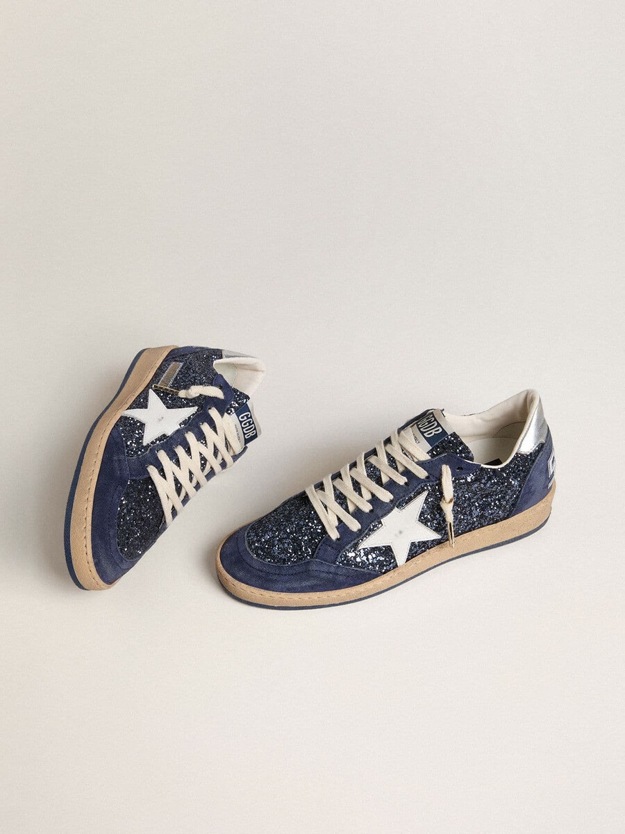 damskie buty ball star ltd w kolorze niebieskim z brokatem ze skórzaną gwiazdką i metalicznym skórzanym paskiem na pięcie