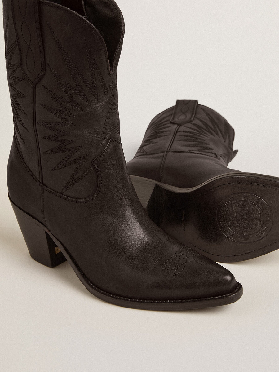 buty low wish star ze skóry w kolorze czarnym z intarsjowaną gwiazdą w tym samym kolorze