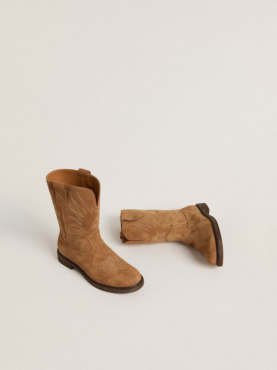 buty wish young ze zamszu w kolorze camelowym z haftem w kształcie gwiazdy