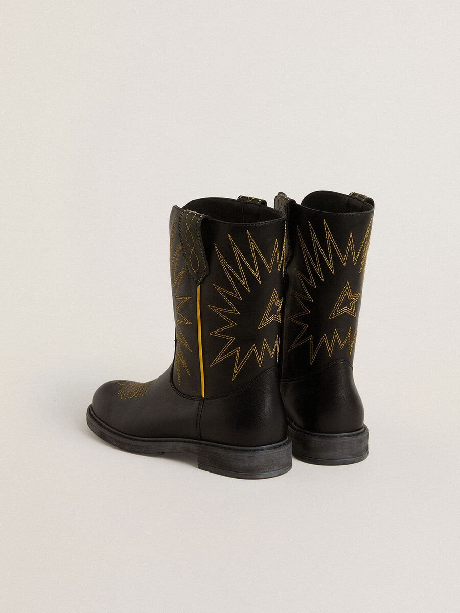 buty wish junior ze skóry w kolorze czarnym z haftowanymi żółtymi gwiazdkami