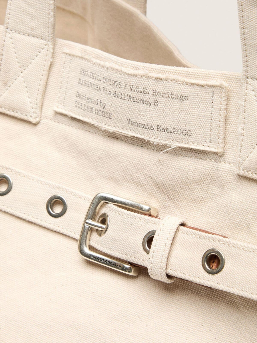 torba płócienna w kolorze ecru z haftem i detalami w kolorze starego srebra
