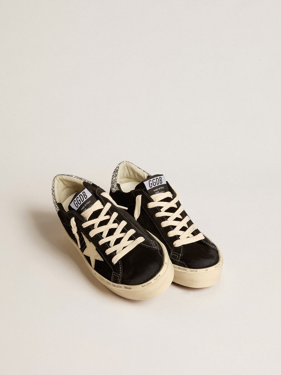 damskie buty hi star w czarnej skórze ze srebrnym brokatowym paskiem na pięcie