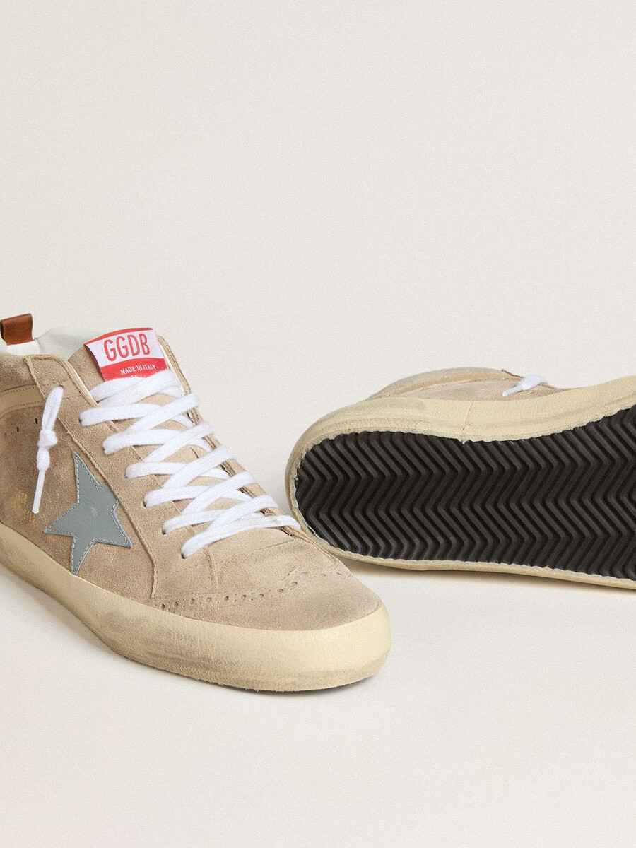 męskie buty mid star z beżowego zamszu z niebieską skórzaną gwiazdą i zapięciem na pięcie