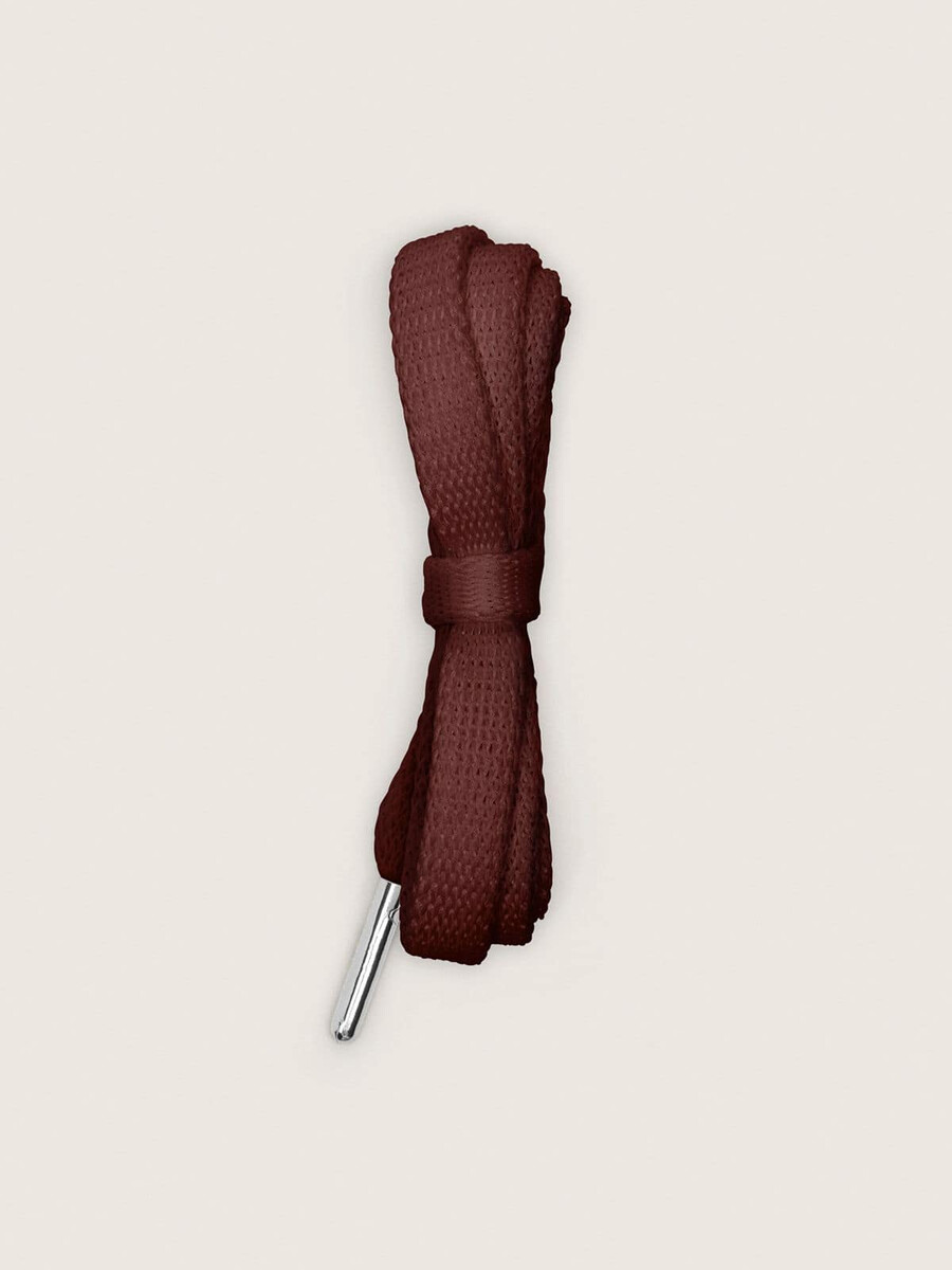 burgundowe sznurówki ltd z haftowanymi sercami i kontrastowym logo