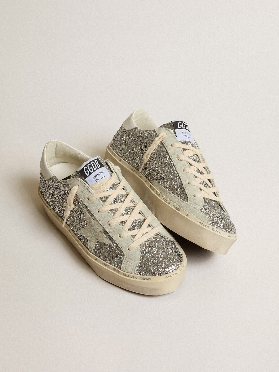 damskie buty hi star w srebrnym brokacie z zamszową gwiazdką i białym paskiem na pięcie