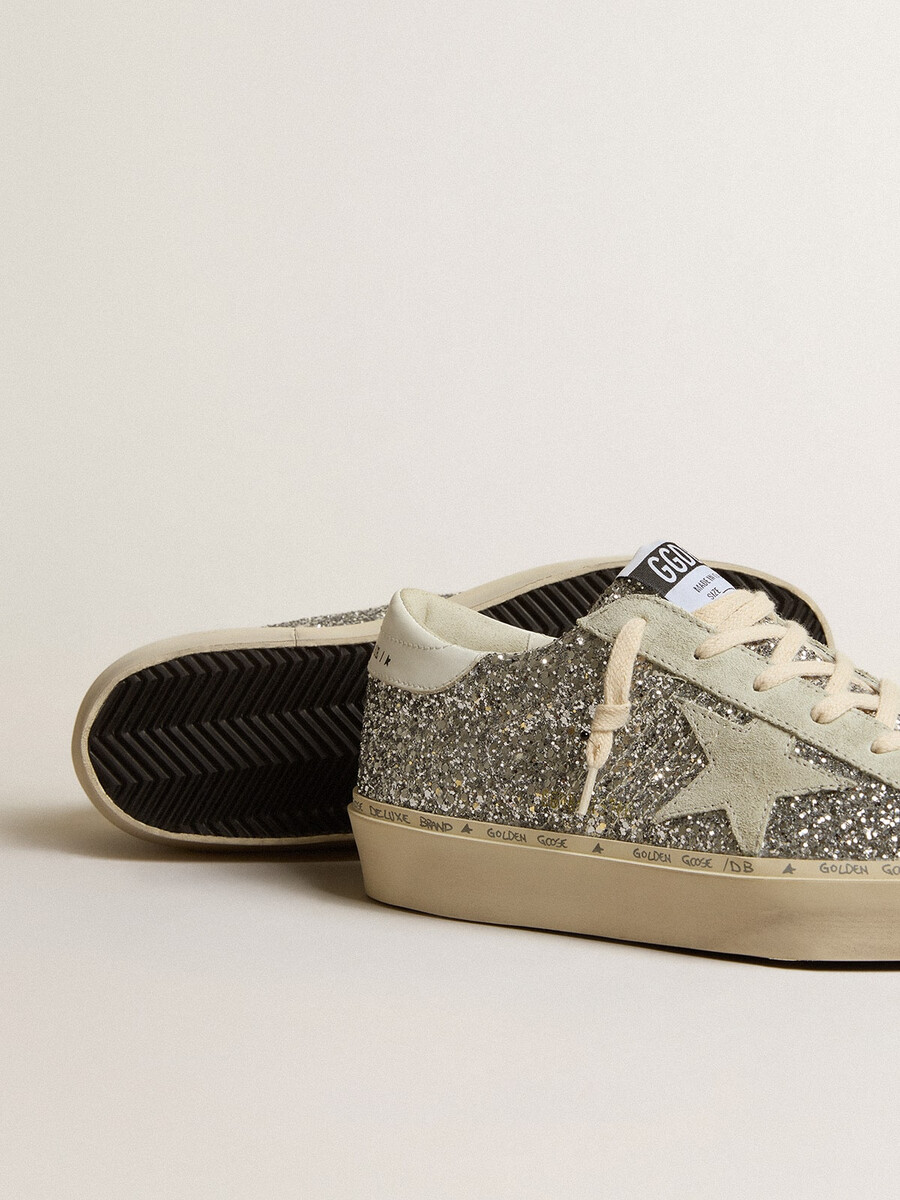 damskie buty hi star w srebrnym brokacie z zamszową gwiazdką i białym paskiem na pięcie