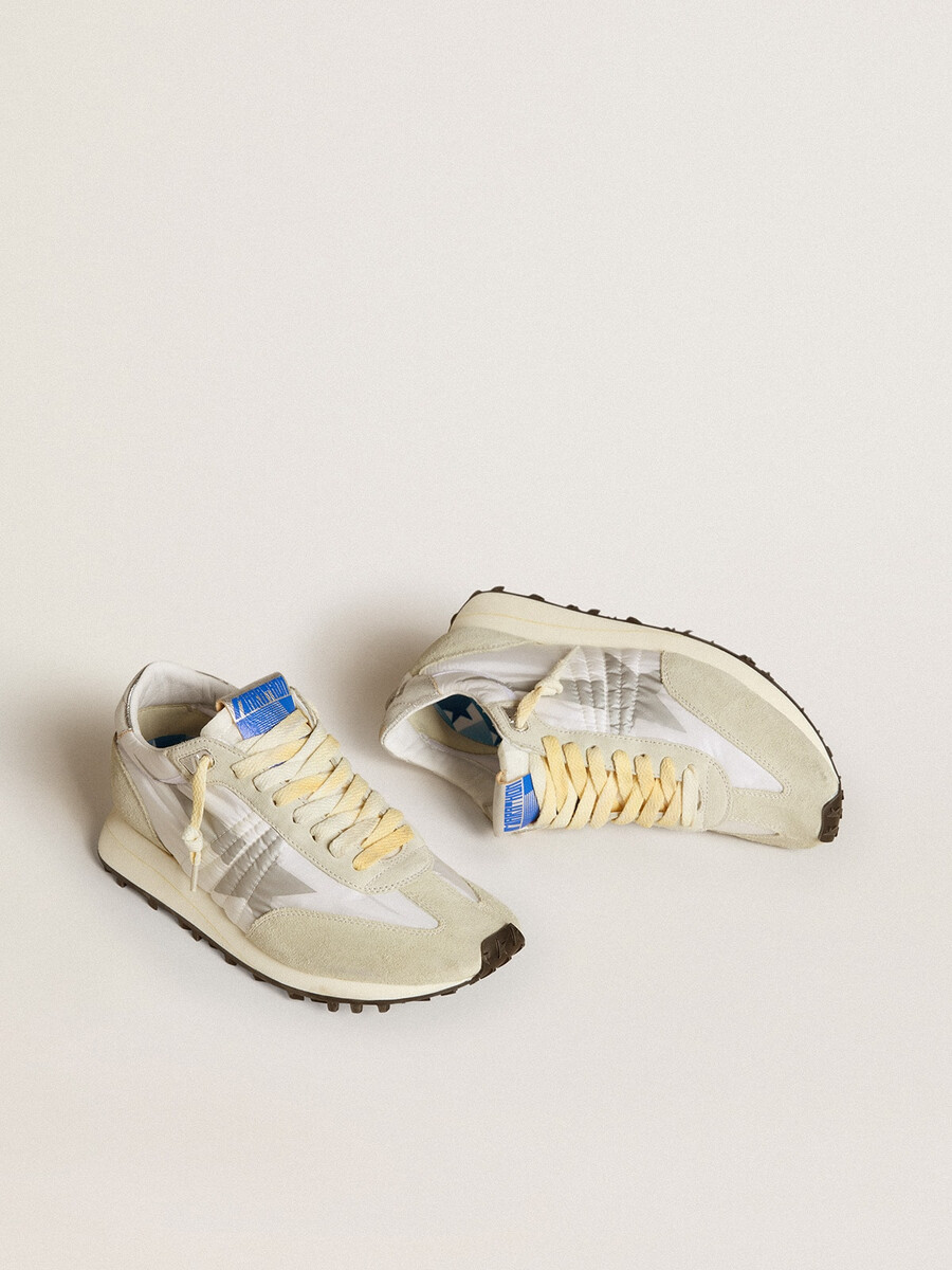 buty marathon damskie z cholewką z białego nylonu i srebrną gwiazdą