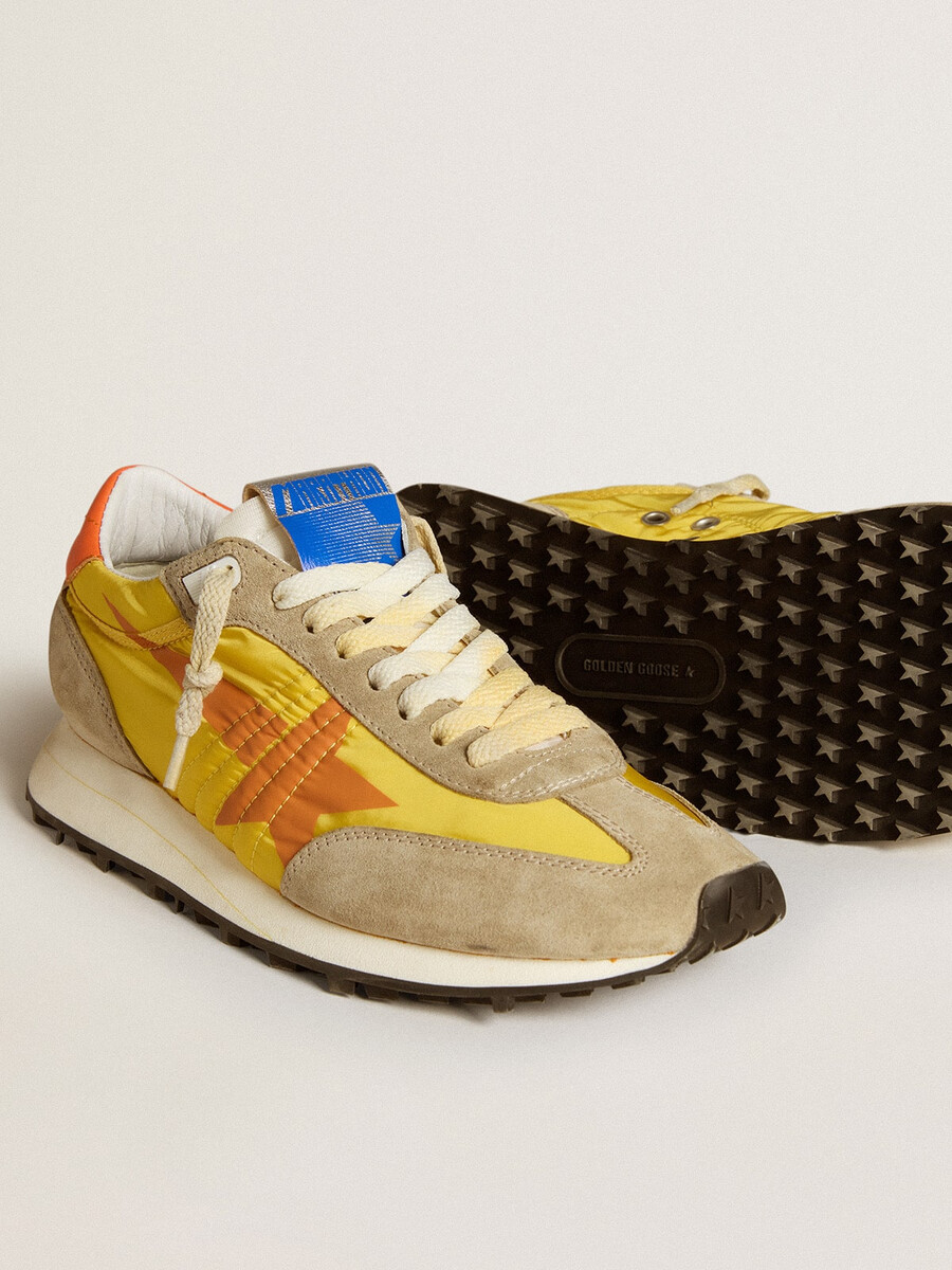 buty marathon damskie z cholewką z żółtego nylonu i pomarańczową gwiazdą