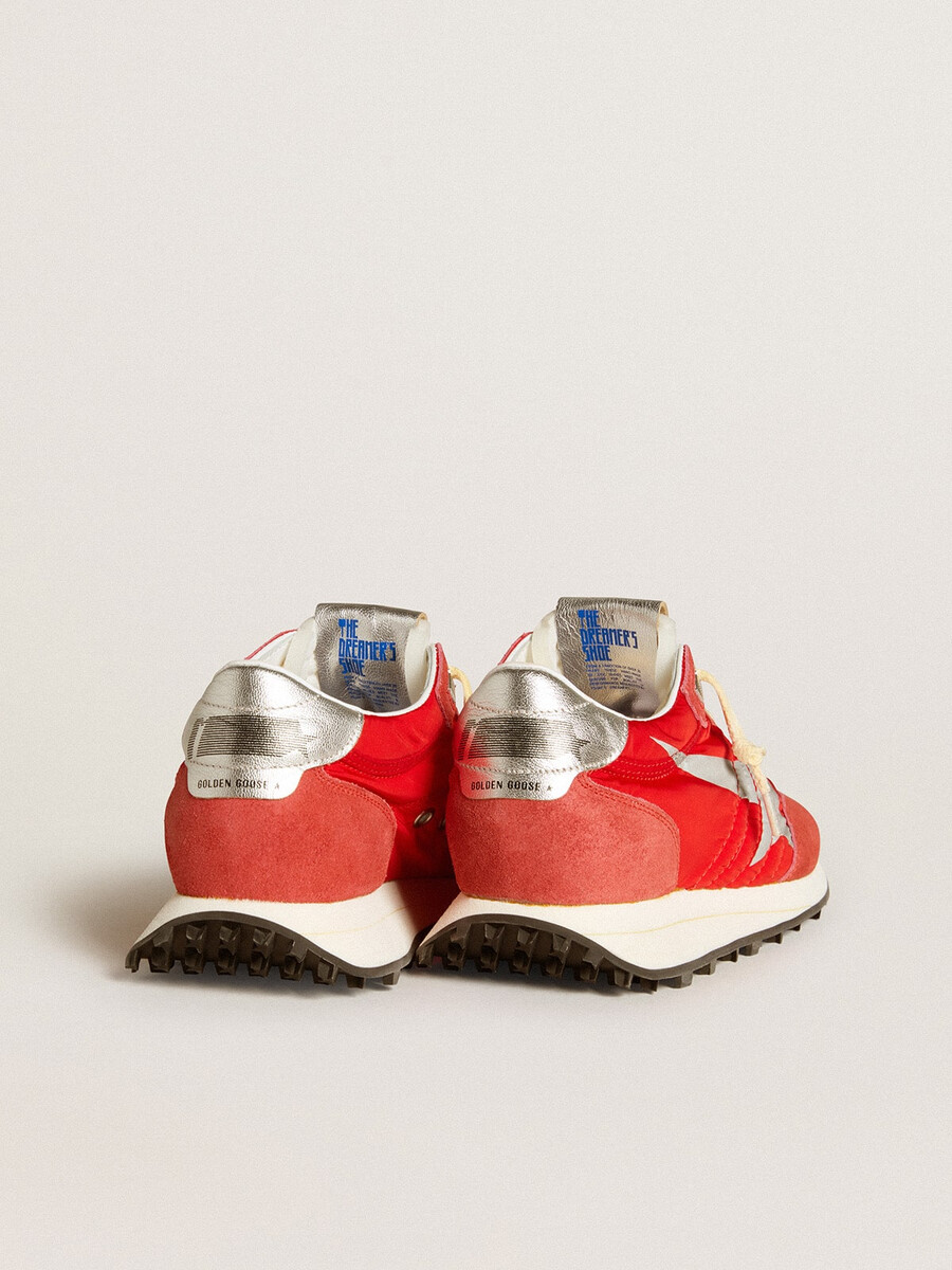 buty marathon damskie z cholewką z czerwonego nylonu i srebrną gwiazdą
