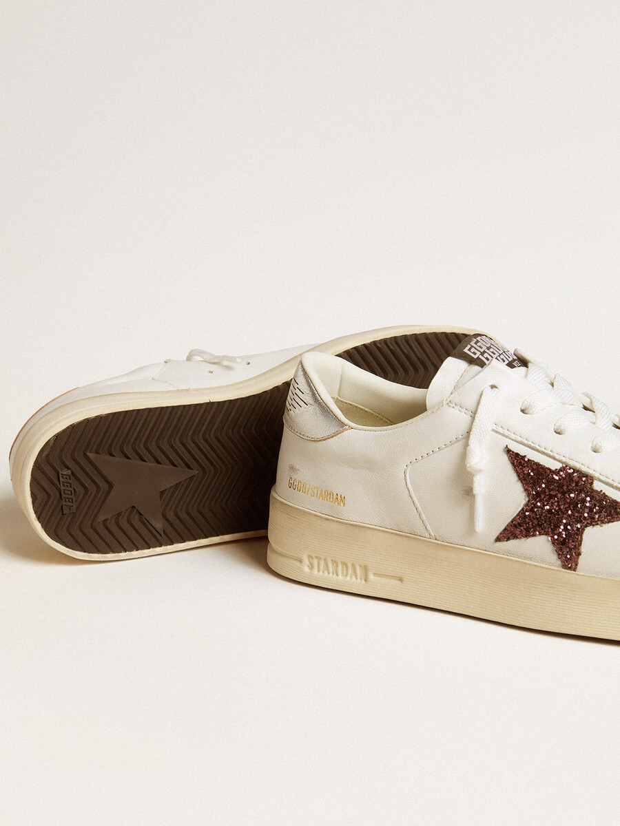 damskie buty stardan ze skóry nappa z brokatową gwiazdą i metalicznym skórzanym paskiem na pięcie