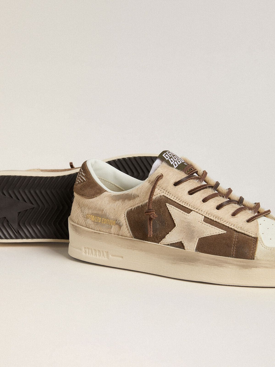 damskie buty stardan z zamszu w kolorze wojskowym i beżowej skóry kucyka z beżową gwiazdą zamszową