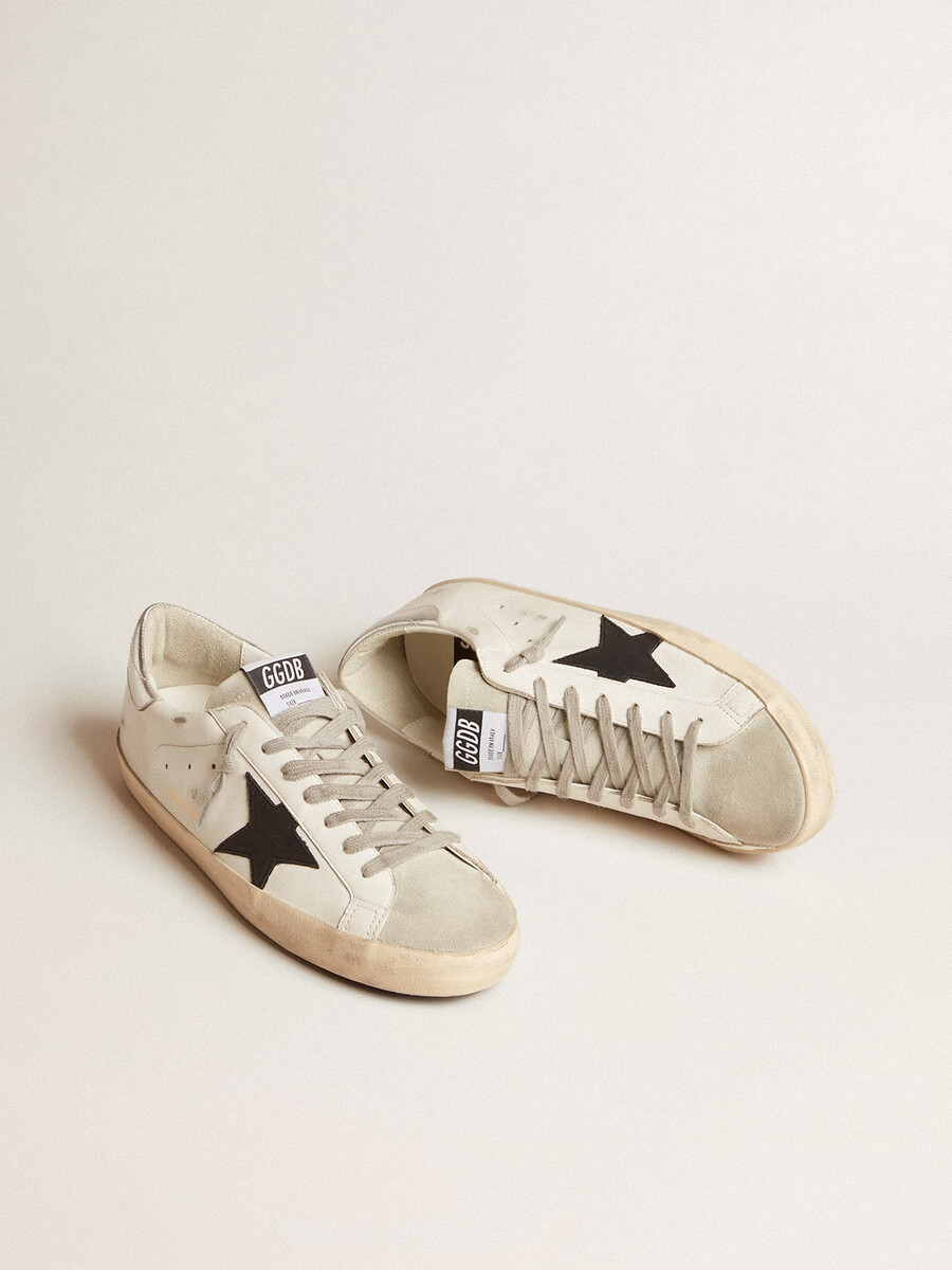 męskie buty super-star w białej skórze z czarną gwiazdą z nubuku i srebrnym metalicznym skórzanym paskiem na pięcie