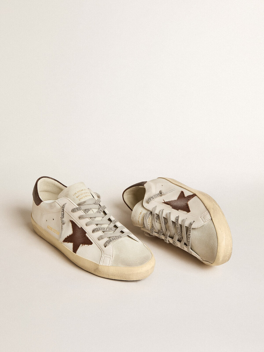 męskie buty super-star z materiału bio-based z gwiazdą z płótna i ciemnobrązową skórzaną zatyczką na pięcie
