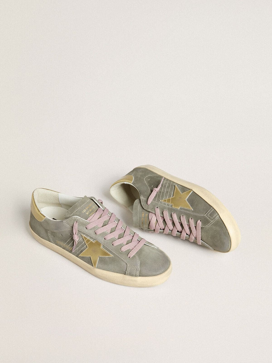 męskie buty super-star z szarego zamszu ze złotą metaliczną gwiazdą ze skóry i zapięciem na pięcie