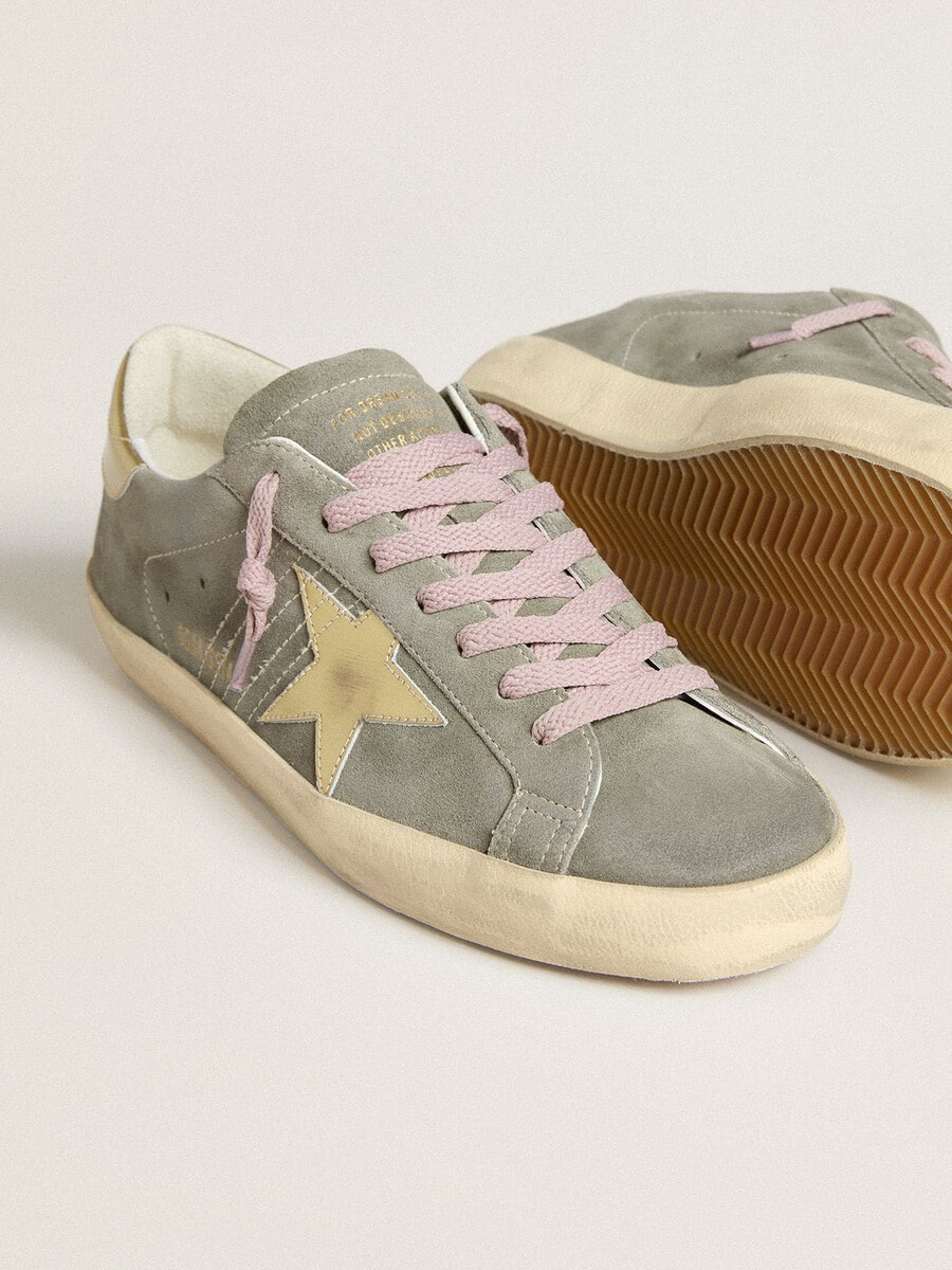 męskie buty super-star z szarego zamszu ze złotą metaliczną gwiazdą ze skóry i zapięciem na pięcie