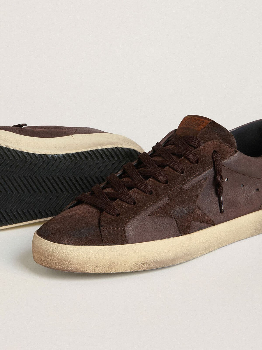 męskie buty super-star ltd z brązowego nubuku z gwiazdą ze zamszu i fioletową skórzaną pętelką na pięcie