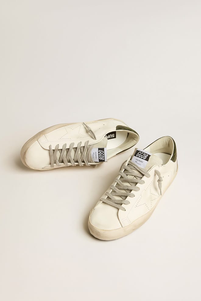 męskie buty super-star z materiału bio-based z perforowaną gwiazdą i zielonym paskiem na pięcie