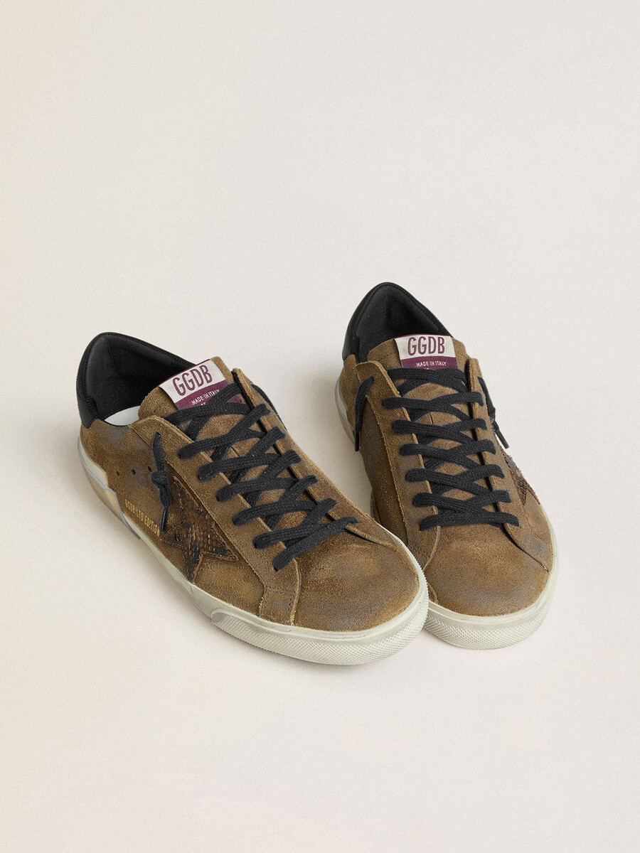 męskie buty super-star ltd z woskowanego zamszu z gwiazdą z nadrukiem węża i zapiętkiem ze skóry nappa
