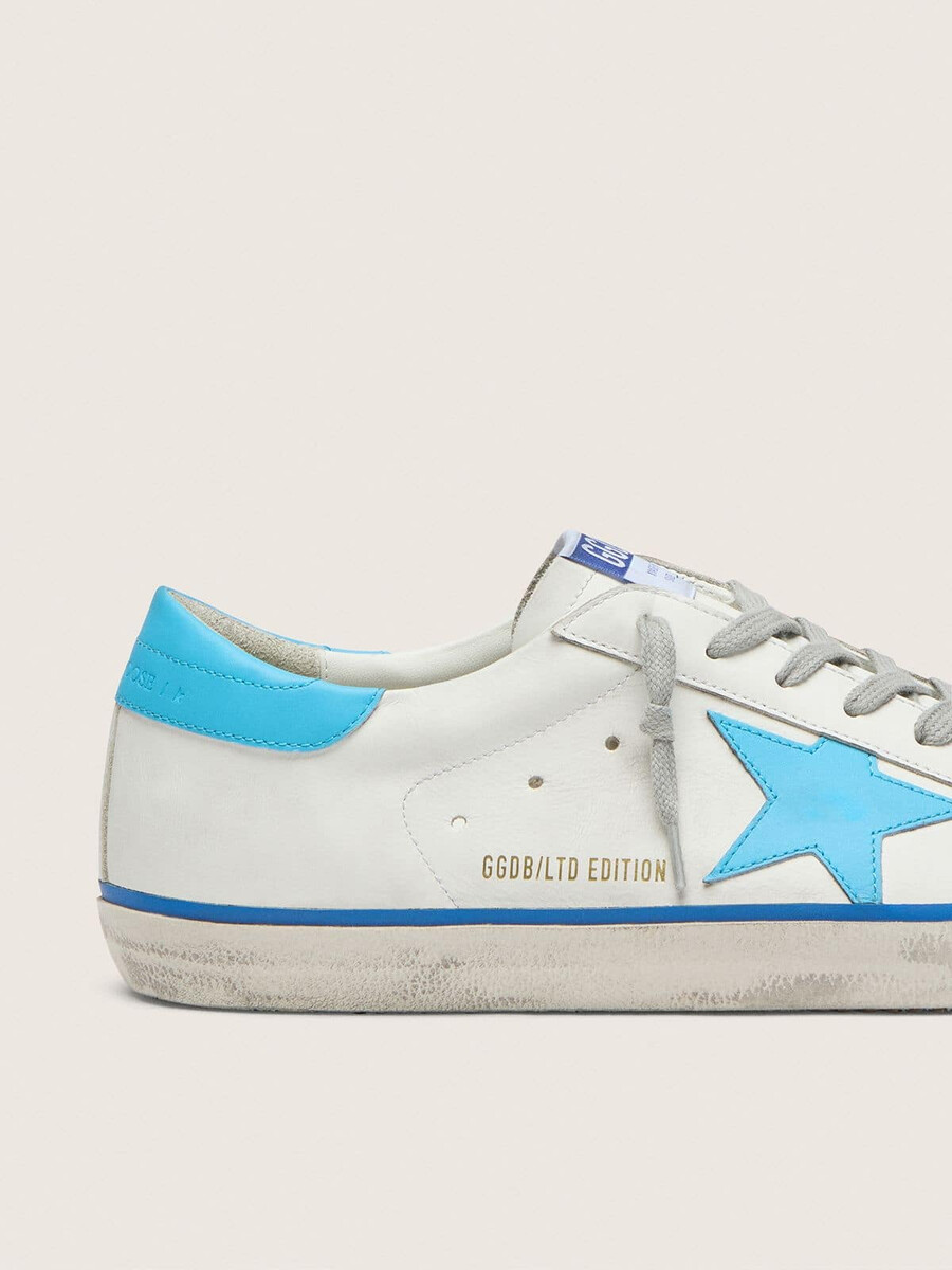 męskie buty super-star ltd w kolorze białym ze skóry z jasnoniebieską gwiazdą ze skóry i zapięciem na pięcie