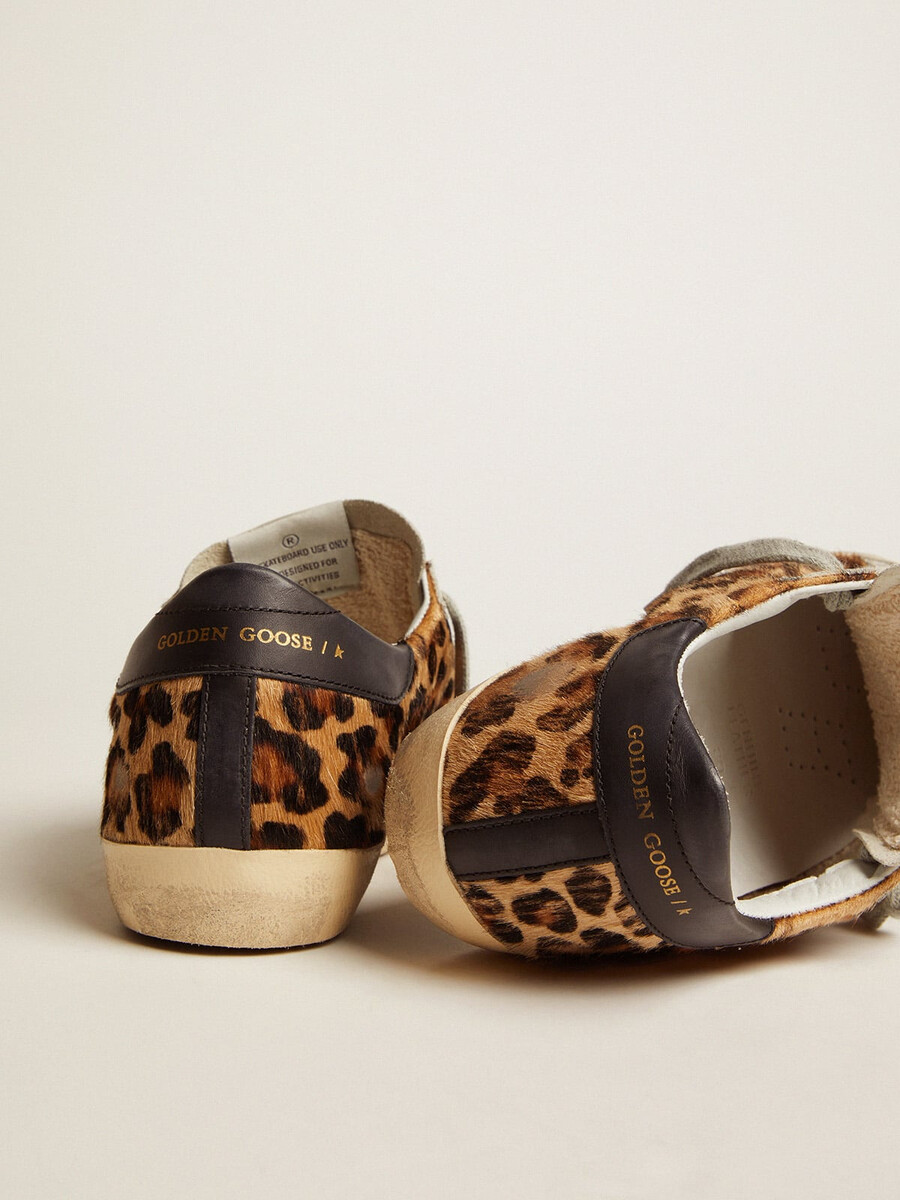 damskie buty super-star ze skóry z nadrukiem w panterkę