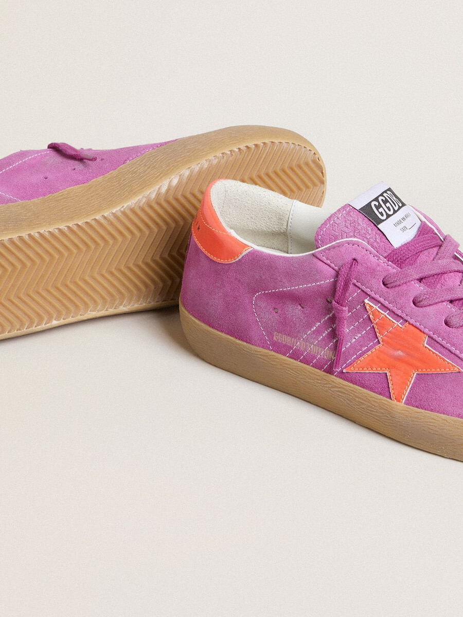 damskie buty super-star w kolorze fuksji z fluorescencyjną pomarańczową laminowaną skórą w gwiazdę i zapięciem na pięcie