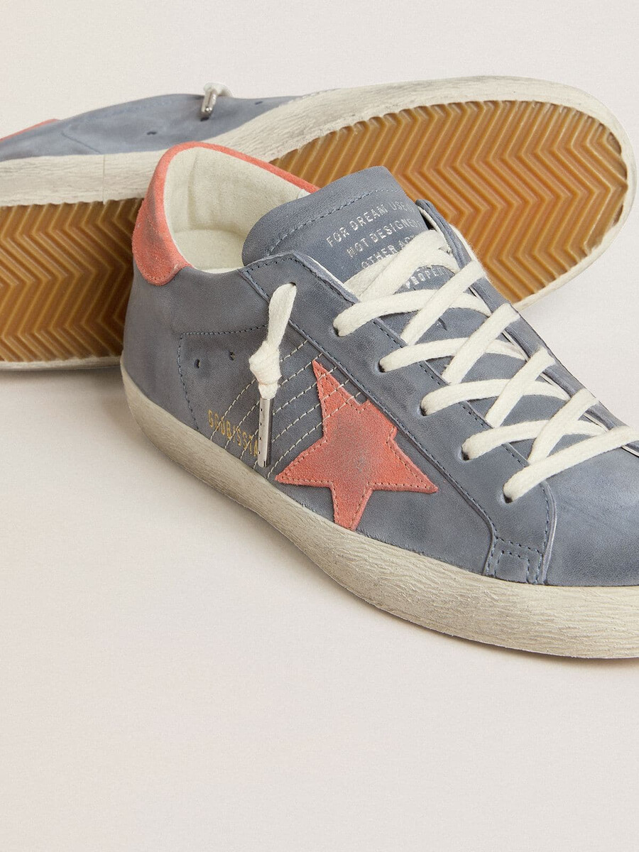 damskie buty super star z niebieskiego nubuku z różową gwiazdą ze zamszu i zapięciem na pięcie