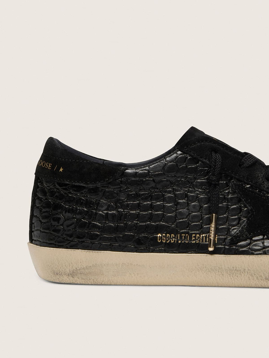 damskie buty super-star ltd z czarnej skóry z nadrukiem krokodylej skóry z czarną zamszową gwiazdą i zapięciem na pięcie
