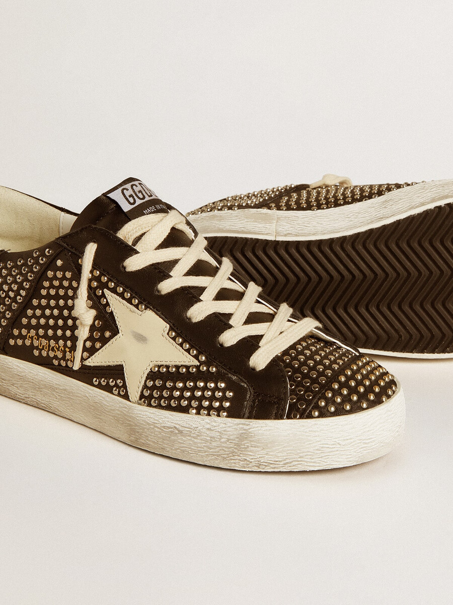 damskie buty super-star w czarnej nappa z ćwiekami i białą skórzaną gwiazdą
