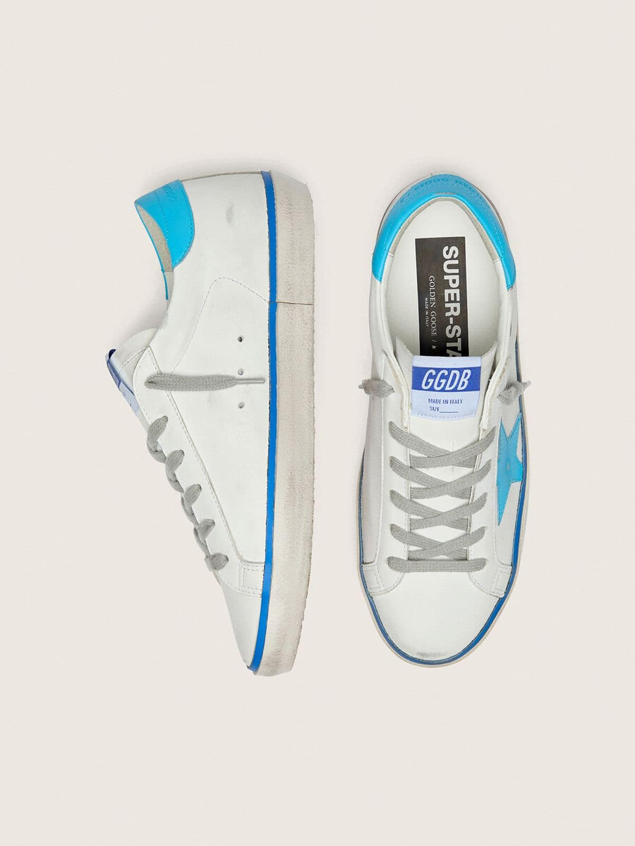 damskie buty super-star ltd z białej skóry z jasnoniebieską skórzaną gwiazdką i zapięciem na pięcie