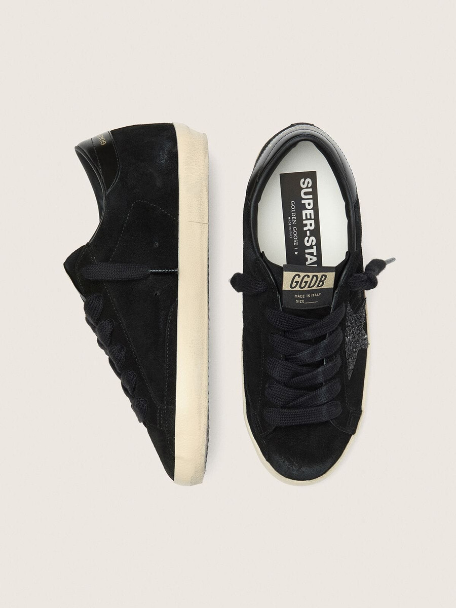 damskie buty super-star ltd z czarnego zamszu z czarną brokatową gwiazdą i czarnym skórzanym paskiem na pięcie