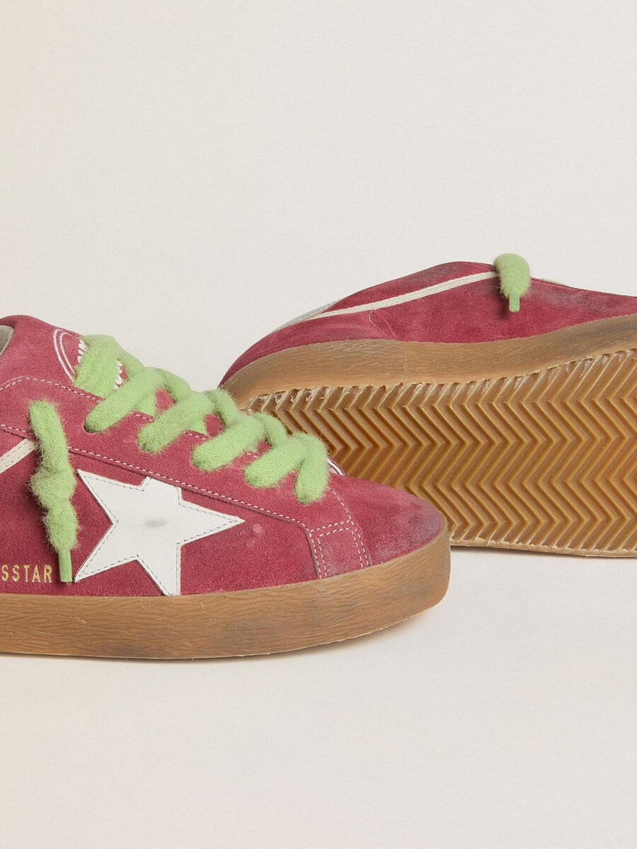 damskie buty super-star z czerwonego zamszu z białą skórzaną gwiazdą i srebrną skórzaną pętelką na pięcie