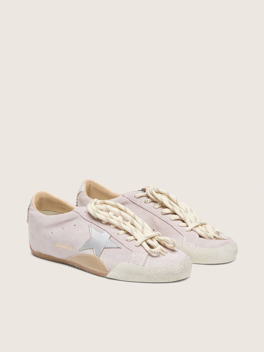 damskie buty true-star w kolorze pastelowego różu zamszowego ze srebrną gwiazdką i zapięciem na pięcie