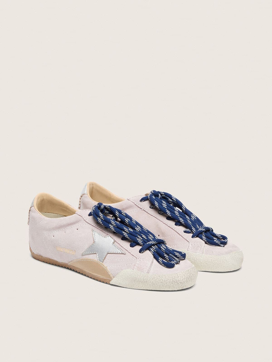 damskie buty true-star w kolorze pastelowego różu zamszowego ze srebrną gwiazdką i zapięciem na pięcie