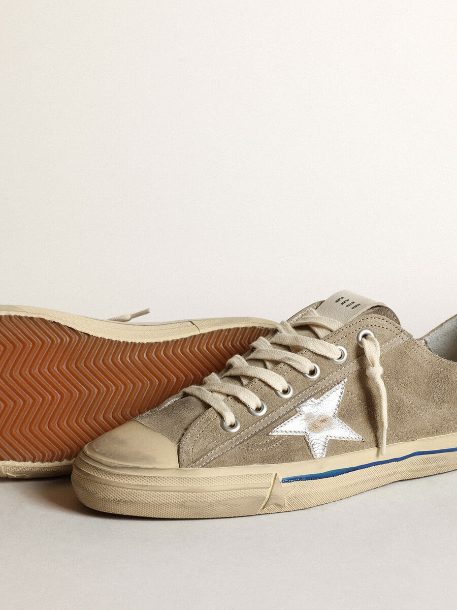 męskie buty v-star z zamszu w kolorze gołębiej szarości ze srebrną metaliczną gwiazdą ze skóry