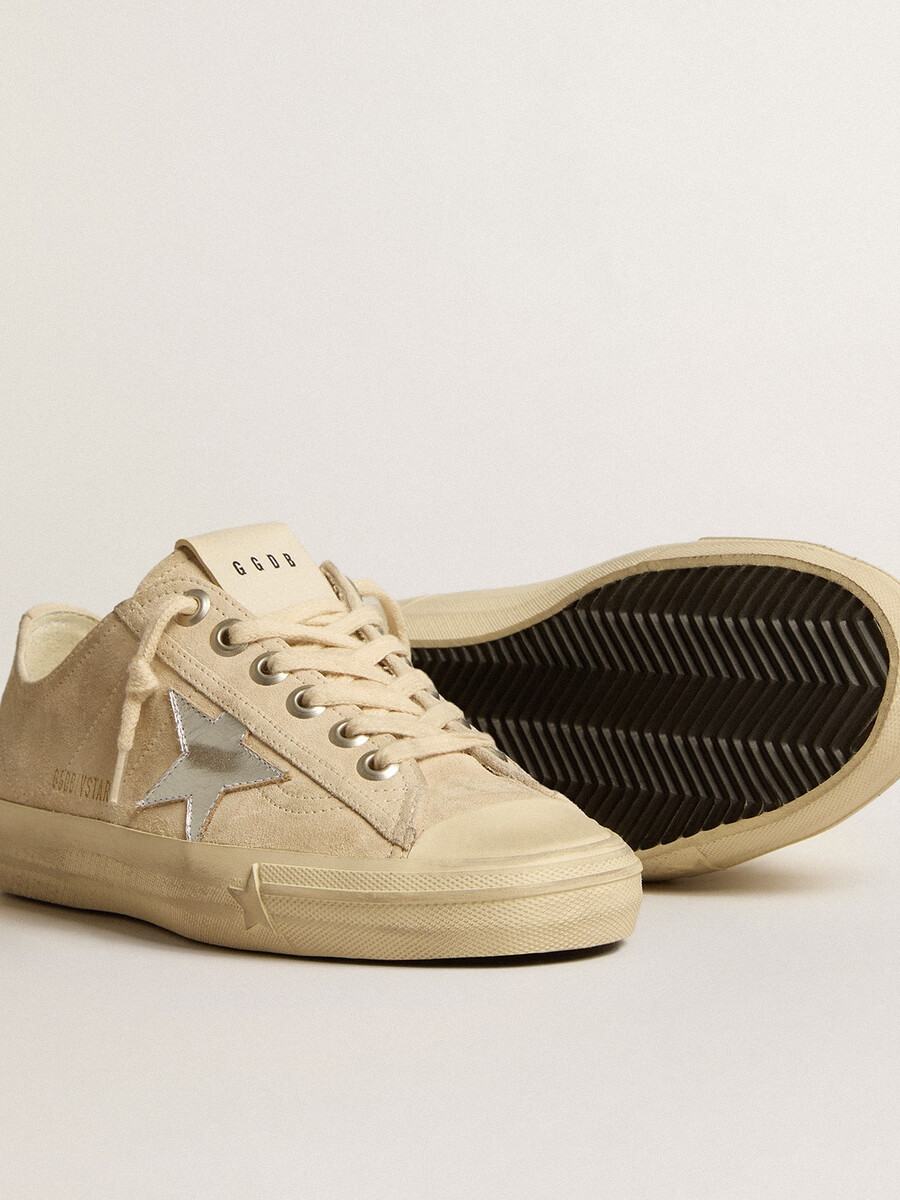 damskie buty v-star z perłowego zamszu ze srebrną metaliczną gwiazdą ze skóry