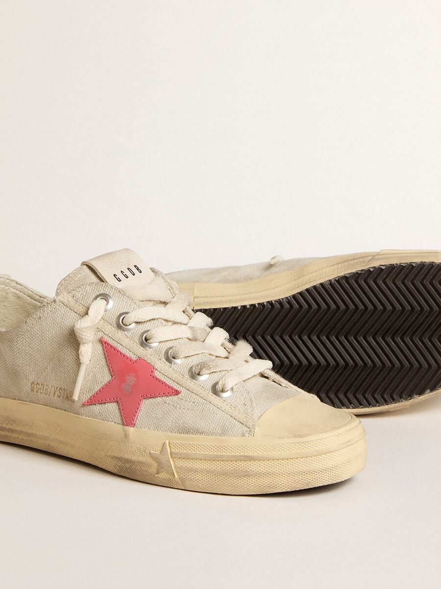 damskie buty v-star z jasnoszarego płótna z czerwoną skórzaną gwiazdą